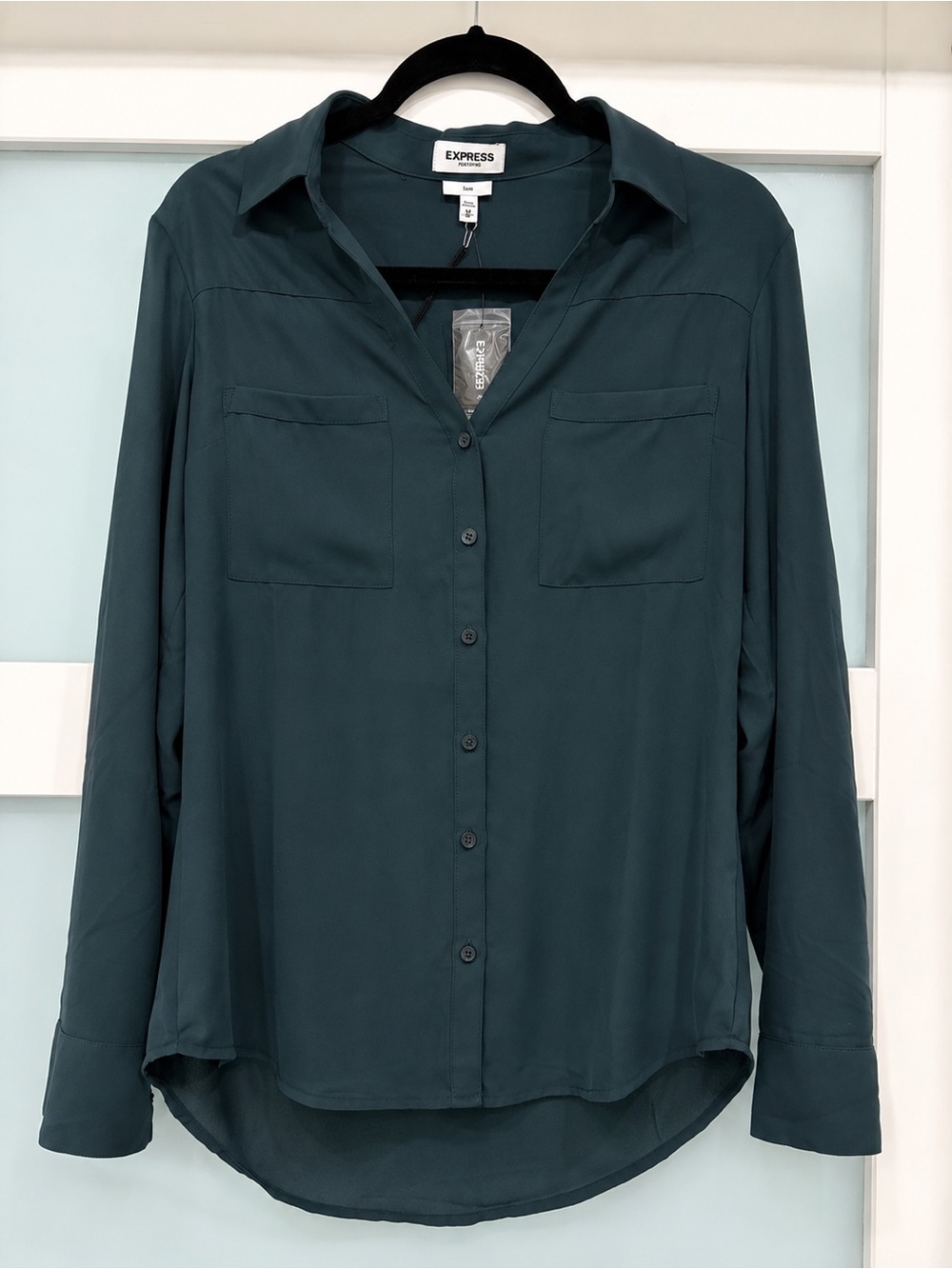 Express NWT Portofino Shirt in a Slim fit, size Medium.